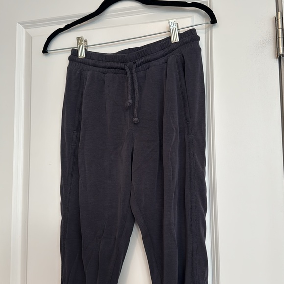 Free People Movement Joggers in Grey Size Small - Picture 2 of 6